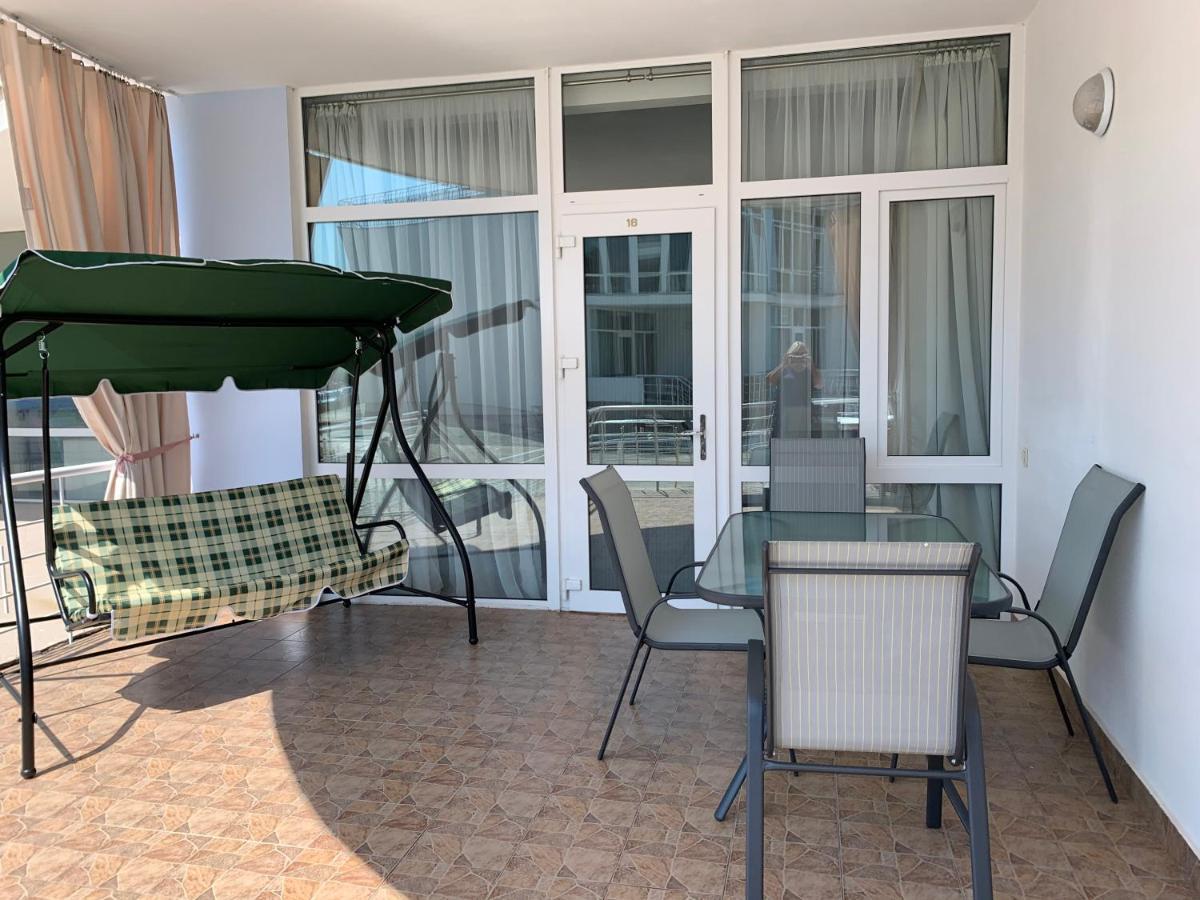 Ferienwohnung Town-House Golden Bugaz Karolino-Buhaz Exterior foto